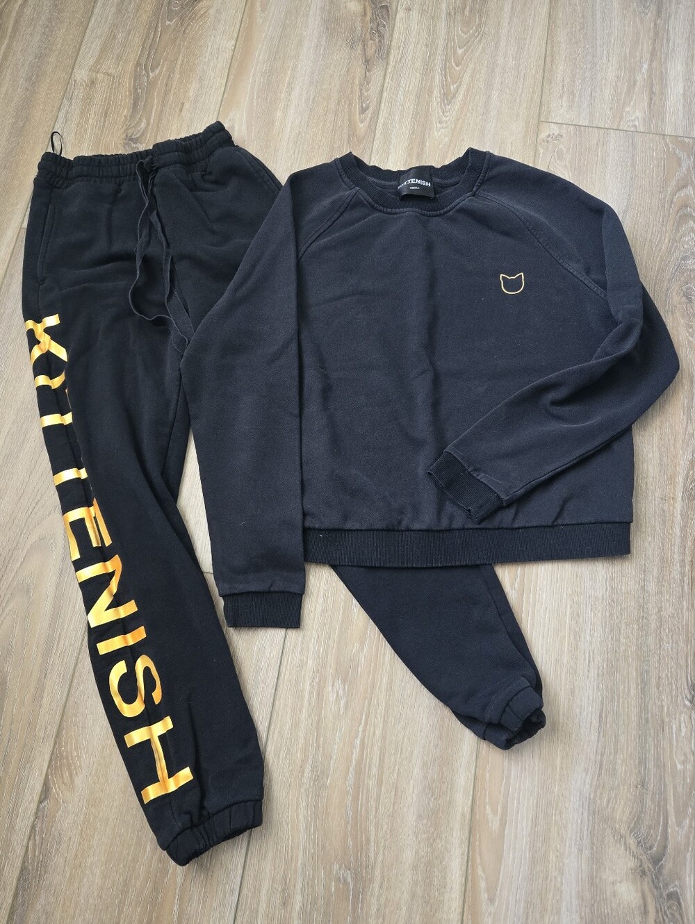 Kittenish Jetsetter Sweatsuit Set, Small